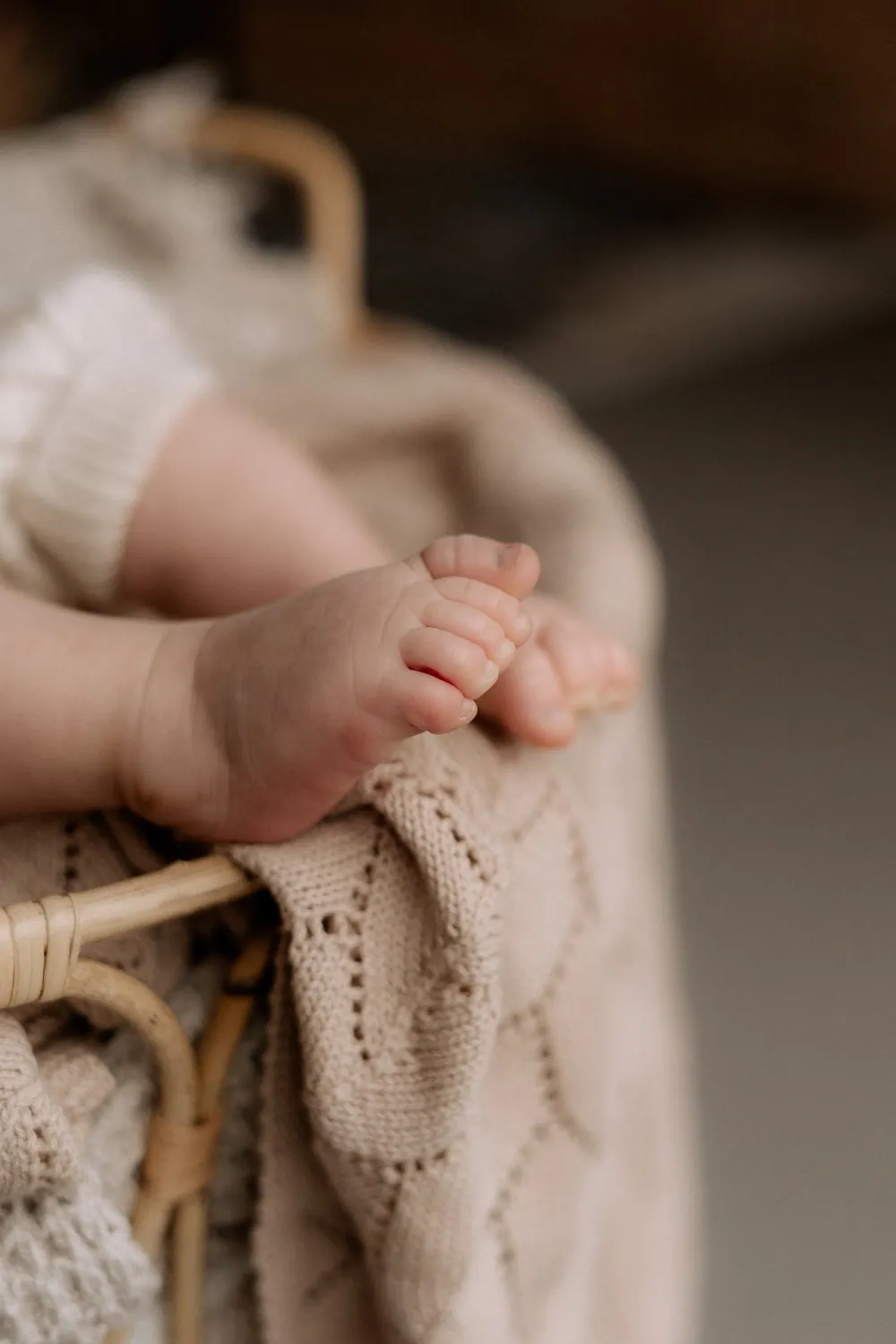 Babybauchshooting, Augsburg, Ulm, Schwangerschaftsfotos, Hebamme, Memmingen, Allgaeu, Unterallgaeu, Mindelheim, Krumbach, Babybauchbilder, Babybauch Fotoshooting, Schwangerschafts Fotoshooting, Maternity, Maternityshooting, Liebevolle Bilder, Schwangerschaftsbilder, Schwangerschaftskleid, Shooting Baby, Newbornshooting, Babybilder, Babyfotoshooting, Gutschein zur Geburt, Babygalerie, Schwangerschaft, schwanger, Boho Fotoshooting, Boho Babybauchbilder, Babybauchbilder mit Familie, Babybauchbilder mit Partner, Babybauchbilder mit Geschwistern, Babybauchkleid, Geschenkidee Babybauchsooting, Babyparty, Gutschein Fotoshooting, Gutschein Fotoshooting Bayern, Baby Bilder, natürliche Babybauchbilder, Weihnachtsgeschenk, exklusive Fotografie, Blumenkranz, Fotoshooting im Sonnenuntergang, Buchloe, Günzburg, Kaufbeuren, Familienshooting, Familienfotoshooting, Geschenk Babyparty, Geschenk Geburt, Geschenk Weihnachten, hochwertig, exklusiv, Boho Shooting, Thanhausen, Neugeborenenbilder, Neugeborenenfotoshooting, Newbornshooting, Newbornfotoshooting, Babyfotos, Babyfüßschen, Neugeborenenfotoshooting, Babyshooting, Babyfotoshooting, Babyfotografin, Newbornfotograf, babyfotograf, natürliche Neugeborenenbilder