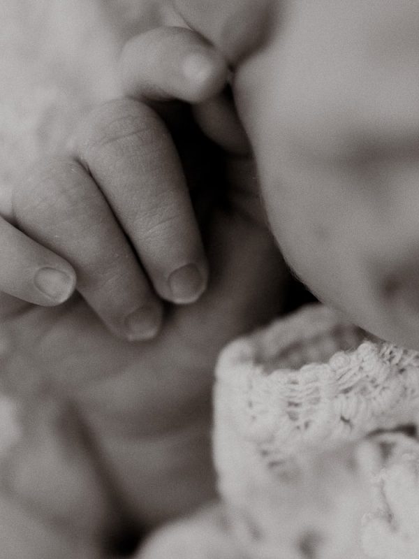 Babybauchshooting, Augsburg, Ulm, Schwangerschaftsfotos, Hebamme, Memmingen, Allgaeu, Unterallgaeu, Mindelheim, Krumbach, Babybauchbilder, Babybauch Fotoshooting, Schwangerschafts Fotoshooting, Maternity, Maternityshooting, Liebevolle Bilder, Schwangerschaftsbilder, Schwangerschaftskleid, Shooting Baby, Newbornshooting, Babybilder, Babyfotoshooting, Gutschein zur Geburt, Babygalerie, Schwangerschaft, schwanger, Boho Fotoshooting, Boho Babybauchbilder, Babybauchbilder mit Familie, Babybauchbilder mit Partner, Babybauchbilder mit Geschwistern, Babybauchkleid, Geschenkidee Babybauchsooting, Babyparty, Gutschein Fotoshooting, Gutschein Fotoshooting Bayern, Baby Bilder, natürliche Babybauchbilder, Weihnachtsgeschenk, exklusive Fotografie, Blumenkranz, Fotoshooting im Sonnenuntergang, Buchloe, Günzburg, Kaufbeuren, Familienshooting, Familienfotoshooting, Geschenk Babyparty, Geschenk Geburt, Geschenk Weihnachten, hochwertig, exklusiv, Boho Shooting, Thanhausen, Neugeborenenbilder, Neugeborenenfotoshooting, Newbornshooting, Newbornfotoshooting, Babyfotos, Babyfüßschen, Neugeborenenfotoshooting, Babyshooting, Babyfotoshooting, Babyfotografin, Newbornfotograf, babyfotograf, natürliche Neugeborenenbilder